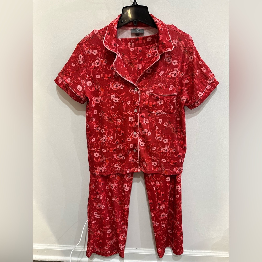 LOFT Women Red Floral Pajama Set